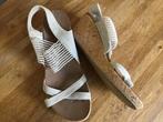 Skechers Sleehakken Maat 40 - Nieuw!, Kleding | Dames, Schoenen, Skechers, Beige, Nieuw, Sandalen of Muiltjes