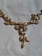AVON vintage collier met vlinders en rozen., Verzenden, Overige materialen, Ketting, Verguld