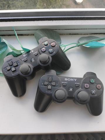 PS3 Controllers (2x) beschikbaar voor biedingen