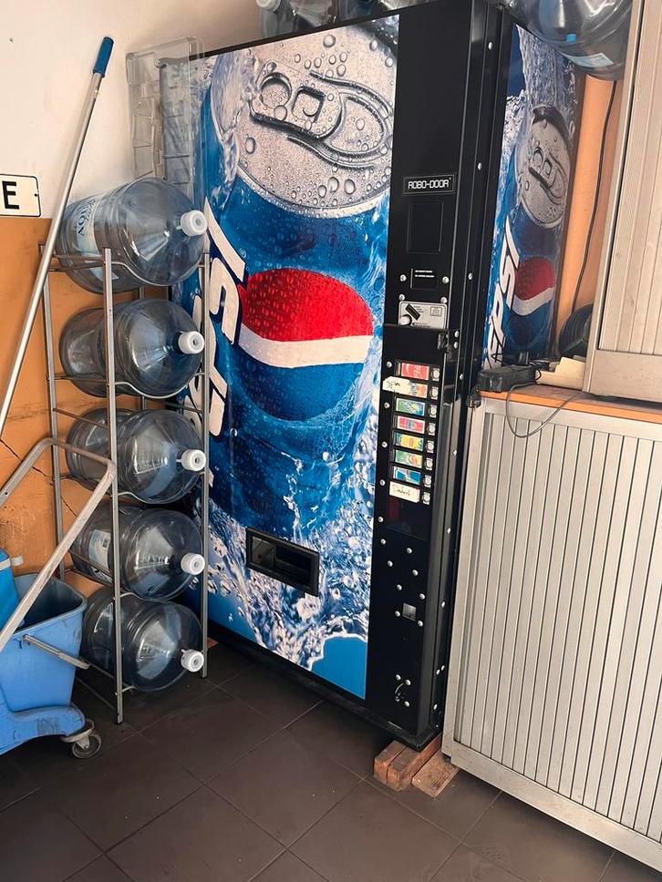 Frisdrankautomaat, Zakelijke goederen, Kantoor en Winkelinrichting | Apparatuur en Telecommunicatie, Ophalen