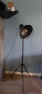 Vloerlamp - J-Line Industriële staande lamp Steven, Retro, Industrieel, 100 tot 150 cm, Ophalen of Verzenden, Zo goed als nieuw