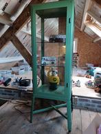 Vitrinekast Fabrikör - groene vitrinekast - zgan, Huis en Inrichting, Kasten | Vitrinekasten, Ophalen