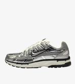 Nike P-6000 ‘Metallic Silver’ - maat 40.5, Nike, Nieuw, Ophalen of Verzenden, Sneakers of Gympen