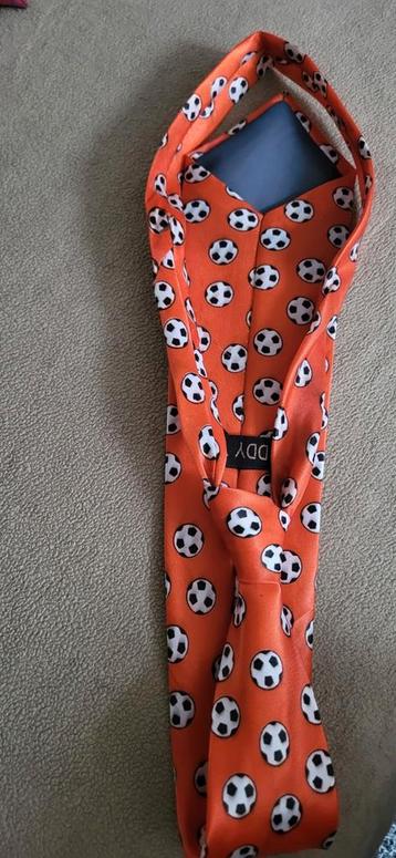Oranje Eddy Tie stropdas met voetbalpatroon beschikbaar voor biedingen