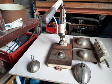 Vormpers beschikbaar voor biedingen