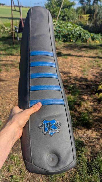 Yamaha dt 50 zadel beschikbaar voor biedingen