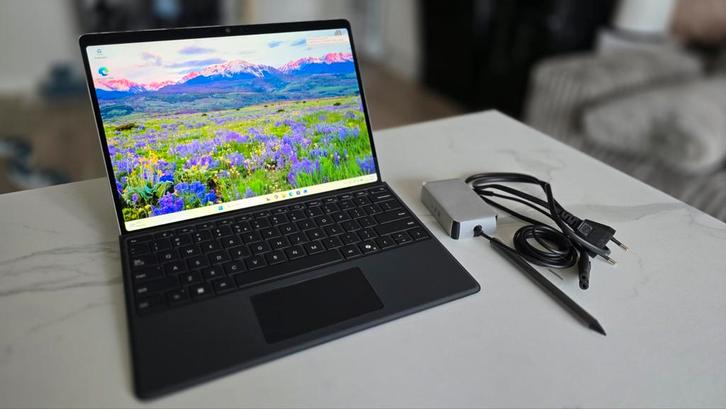 Microsoft Surface Pro 10 Business + pen - Nieuwstaat!, Computers en Software, Windows Laptops, Nieuw, 13 inch, SSD, 2 tot 3 Ghz