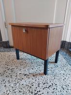 Vintage nachtkastje klepkastje kastje teak jaren 60 retro, Ophalen, Zo goed als nieuw, Minder dan 45 cm
