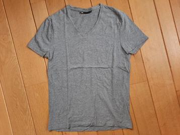 WE t- shirt donker grijs V- hals maat M beschikbaar voor biedingen