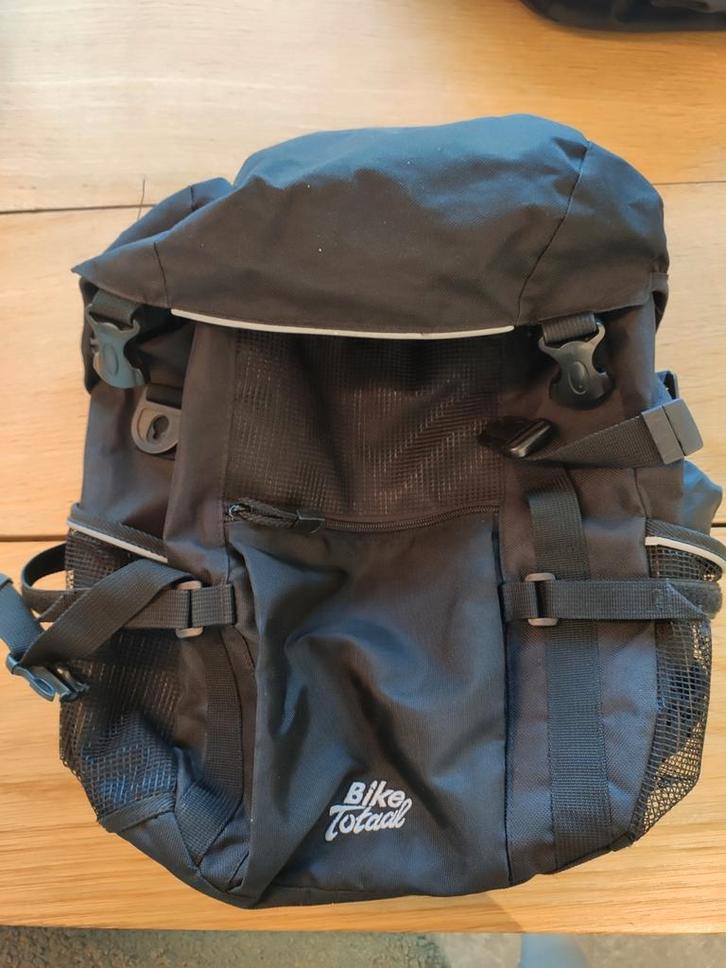 Fietstas met regenhoes, Fietsen en Brommers, Fietsaccessoires | Fietstassen, Zo goed als nieuw, Ophalen