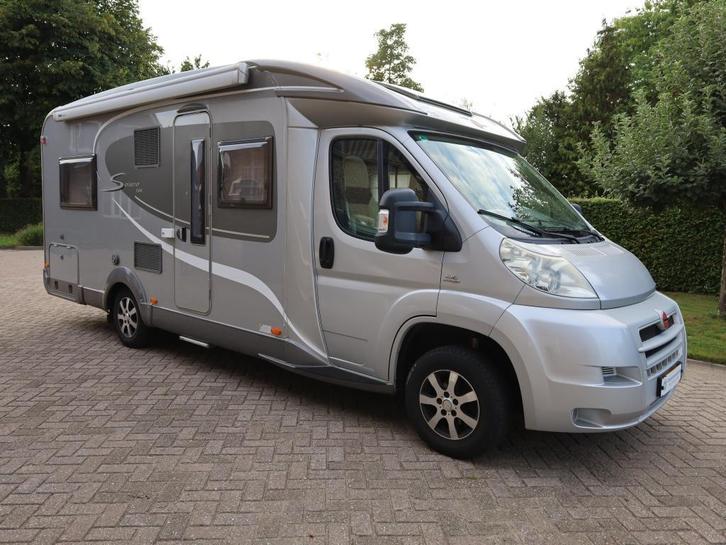 Bürstner Solano T 615 Frans bed, Caravans en Kamperen, Campers, Bedrijf, tot en met 4, Half-integraal, Bürstner, Diesel, Handgeschakeld