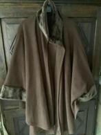 Bruine fleece poncho nepbonten kraag mouw; one size fits all, Ophalen of Verzenden, Zo goed als nieuw, Bruin
