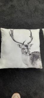 2 Sierkussens Kerst Hert - Incl. Binnenkussens, Huis en Inrichting, Woonaccessoires | Kussens, Ophalen of Verzenden, Zo goed als nieuw