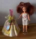 Barbie Malaysia 1991 rood haar + gratis jurk, Ophalen of Verzenden, Zo goed als nieuw, Pop