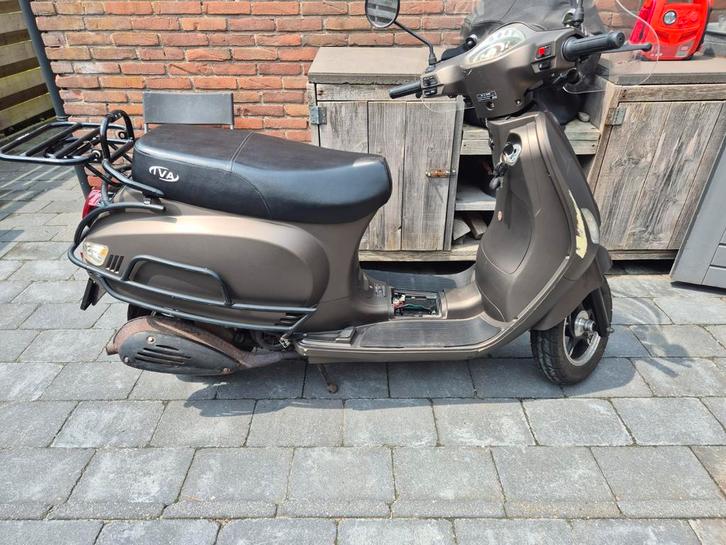 IVA LUX 50 SCOOTER, Fietsen en Brommers, Snorfietsen en Snorscooters, Gebruikt, Overige merken, Benzine, Ophalen
