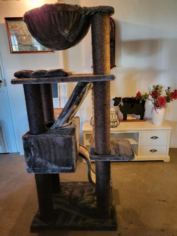 Katten krabpaal z.g.a.n. officieel merk., Dieren en Toebehoren, Kattenmanden, Zo goed als nieuw, Overige, Ophalen of Verzenden