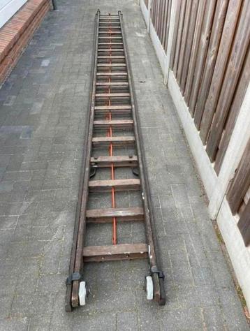 Houten ladder 2x18 sporten beschikbaar voor biedingen