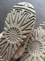 UGG pantoffels beige maat 37, Kleding | Dames, Schoenen, UGG, Beige, Ophalen of Verzenden, Zo goed als nieuw