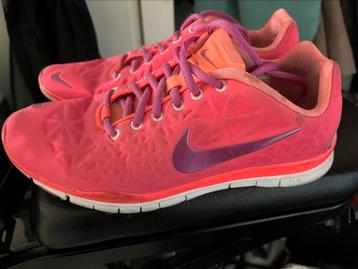 Nike sportschoenen maat 38.5 €20 beschikbaar voor biedingen