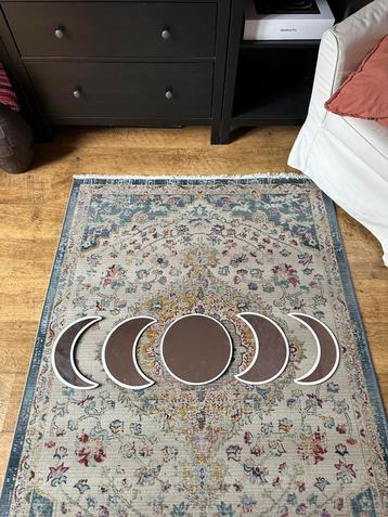 Leuke maan spiegeltjes beschikbaar voor biedingen