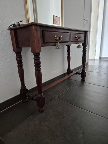 Sidetable beschikbaar voor biedingen