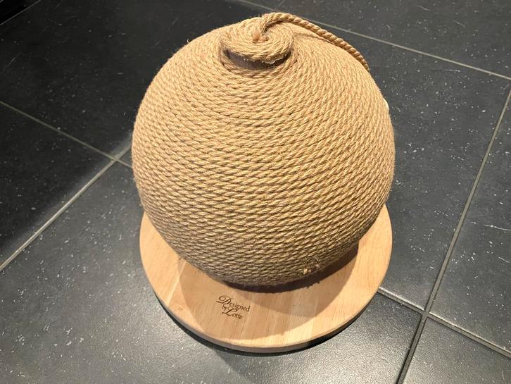 Krabbal/krabbol Designed by Lotte, Dieren en Toebehoren, Krabmeubelen, Gebruikt, Krabpaal, Ophalen of Verzenden