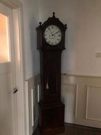 Mahonie staande klok,Schotland, 8 dgs uurwerk met belslag, Antiek en Kunst, Antiek | Klokken, Ophalen