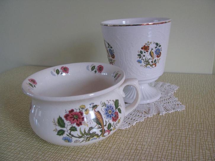 Bloem & pis pot * met zelfde decor * o.a. paradijsvogel *, Antiek en Kunst, Antiek | Keramiek en Aardewerk, Ophalen of Verzenden