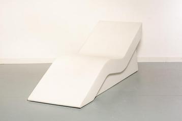 Originele witte design ligstoel 'DAYBED' van Feek beschikbaar voor biedingen