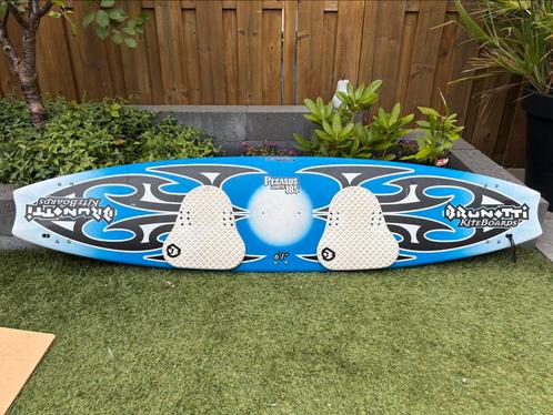 Brunotti Pegasus kitesurfboard, Watersport en Boten, Kitesurfen, Zo goed als nieuw, Kiteboard, Twintip, Ophalen of Verzenden