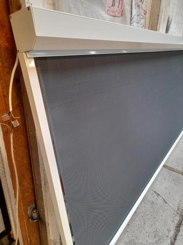  screens nieuw en gebruikt electrisch.. beschikbaar voor biedingen