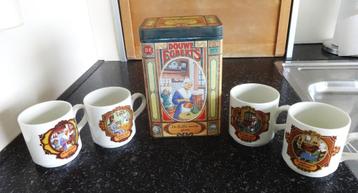 Mooie complete, set van vier koffiemokken van Douwe Egberts. beschikbaar voor biedingen