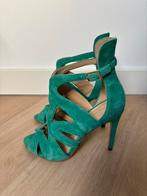 Suede Smaragd Zara hakken 37 highheels hakjes, Kleding | Dames, Ophalen of Verzenden, Zo goed als nieuw, Zwart