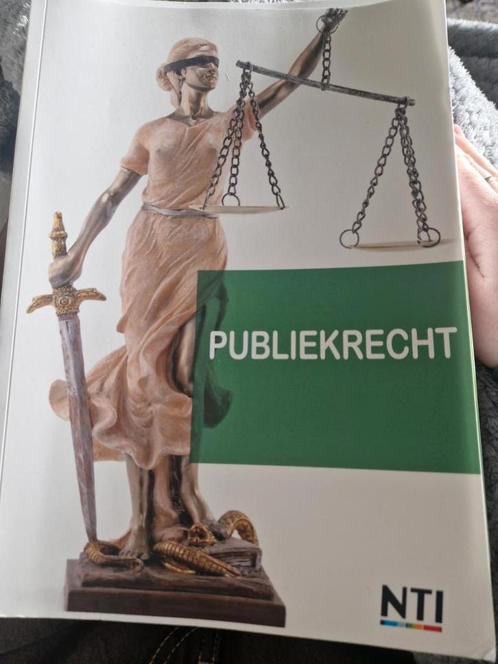 NTI Publiekrecht boek, Boeken, Studieboeken en Cursussen, Zo goed als nieuw, HBO, Alpha, Ophalen of Verzenden