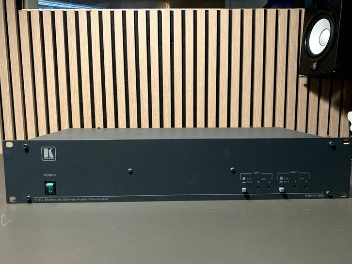 Kramer VM-1120 1:10 Balanced Stereo Audio Distributor, Audio, Tv en Foto, Professionele Audio-, Tv- en Video-apparatuur, Zo goed als nieuw