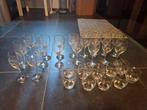 15 wijnglazen en bijhorende waterglazen met tekst, Huis en Inrichting, Ophalen, Gebruikt, Glas