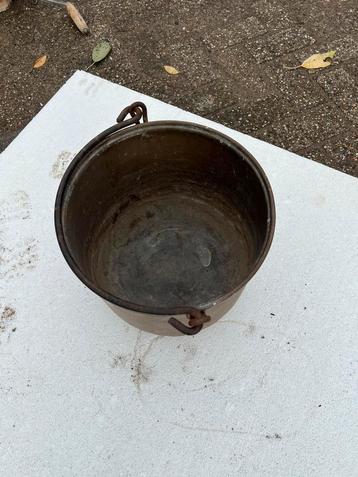 Koperen ketel beschikbaar voor biedingen