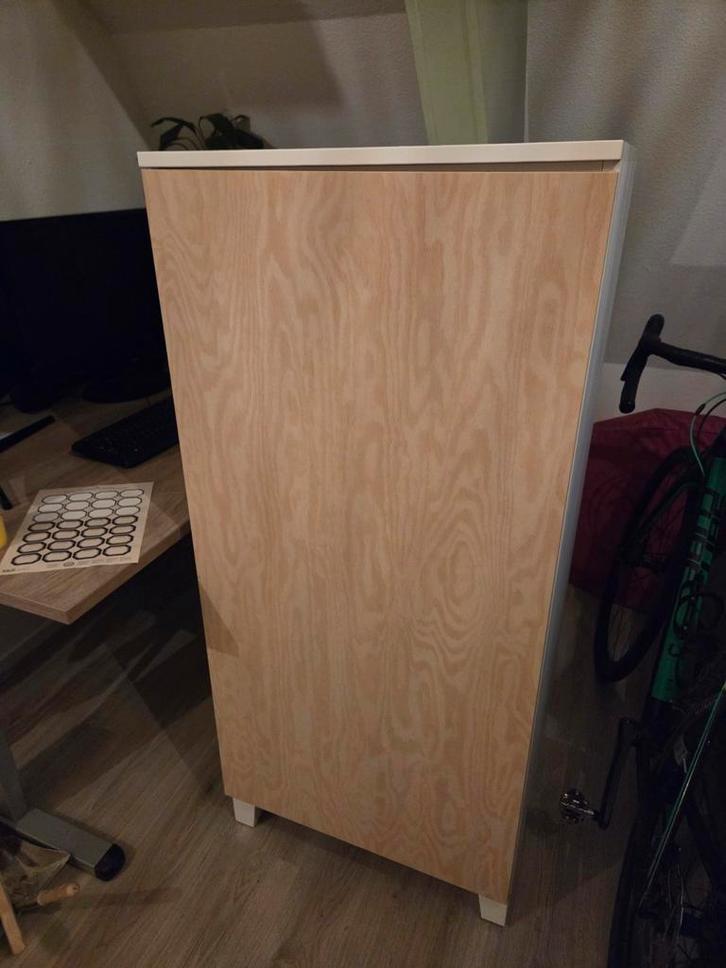 PLATSA IKEA kast - Wit met houtpatroon deur, Huis en Inrichting, Kasten | Roldeurkasten en Archiefkasten, Zo goed als nieuw, 100 tot 150 cm