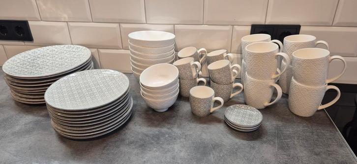 IKAT Servies van Xenos - Compleet!, Huis en Inrichting, Keuken | Servies, Zo goed als nieuw, Compleet servies, Overige stijlen