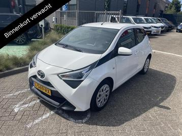 Toyota Aygo 1.0 VVT-i x-play | Dealer onderhouden | Apple Ca beschikbaar voor biedingen