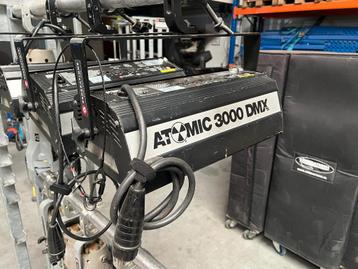 3x Atomic 3000 DMX + Detenator