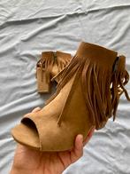 Suede summer shoes with fringes, Bruin, Zo goed als nieuw, Sandalen of Muiltjes, Ophalen of Verzenden