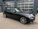 BMW 3-serie Touring 320i High Executive Sport / Pano / 19 in, Achterwielaandrijving, 4 cilinders, Zwart, Handgeschakeld