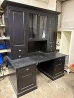 Groot zwart bureau met glazen kasten - 220x180, Ophalen, Zo goed als nieuw, Bureau
