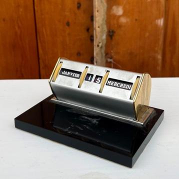 Kalender bureaukalender eeuwigdurend vintage retro buro beschikbaar voor biedingen