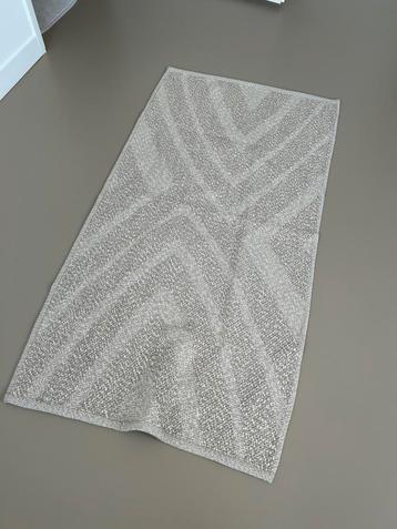 Leuke kleed beschikbaar voor biedingen
