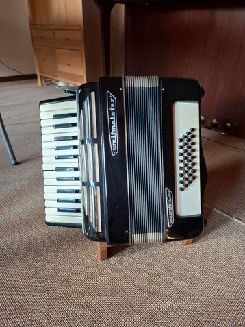 Weltmeister Accordeon. beschikbaar voor biedingen
