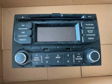 Kia Rio Autoradio met Frame beschikbaar voor biedingen