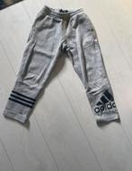 Joggingsbroek Adidas 5/6 jaar 110/116, Ophalen of Verzenden, Zo goed als nieuw, Trui of Vest