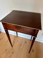 Antiek naaitafeltje / kastje van hout, Antiek en Kunst, Antiek | Meubels | Tafels, Ophalen
